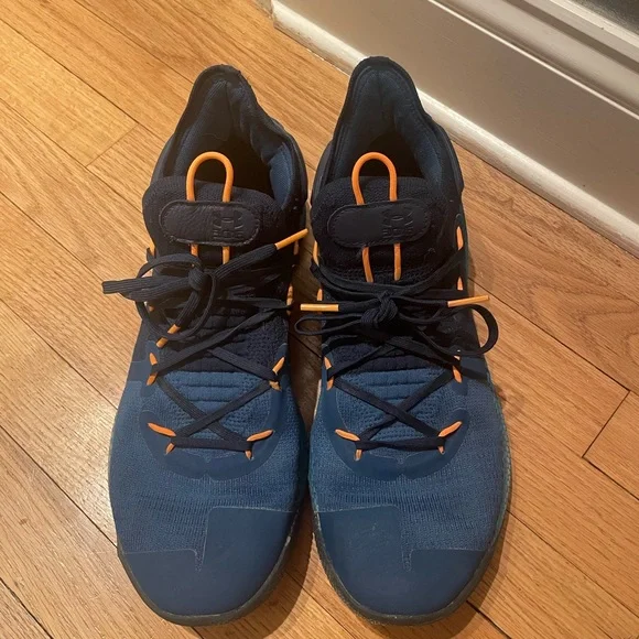 Under Armour basketball shoes - Picture 7 of 8